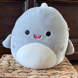 Squismallows Gordon the gray shark 8”